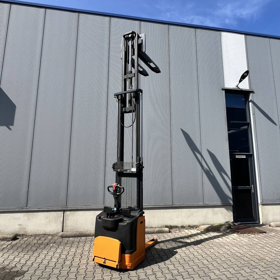 Stacker Still EGVS14: picture 6