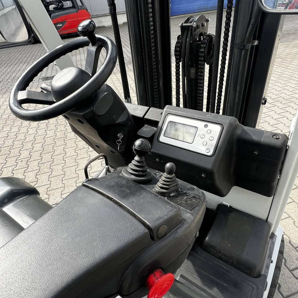 Electric forklift Unicarriers EF18 (JAG1N1L18Q): picture 9