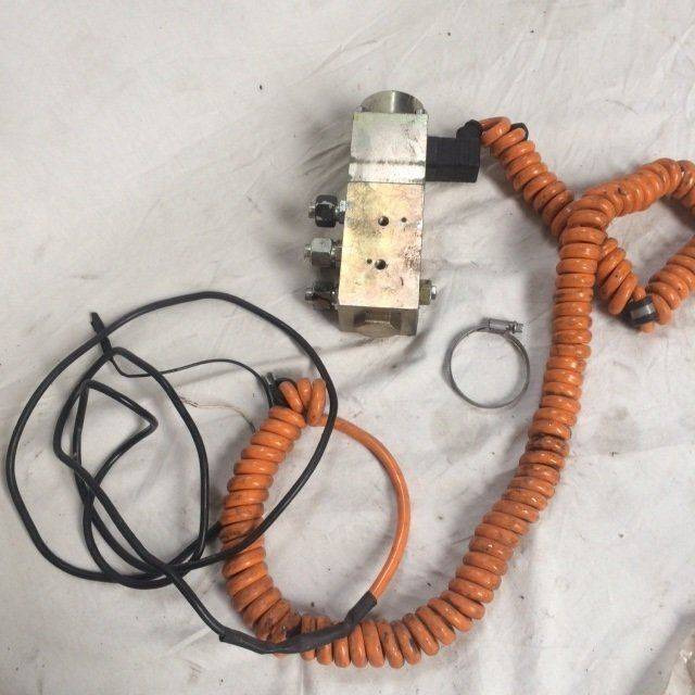 VALVE (OVERPRESSURE FLOW) - Hydraulic valve for Material handling equipment: picture 1 VALVE (OVERPRESSURE FLOW) - Hydraulic valve for Material handling equipment: picture 1