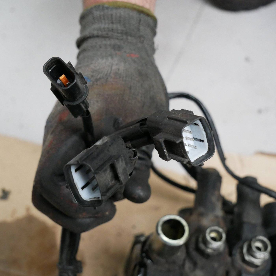 Valve block for Nissan D02 - Hydraulic valve for Material handling equipment: picture 4 Valve block for Nissan D02 - Hydraulic valve for Material handling equipment: picture 4