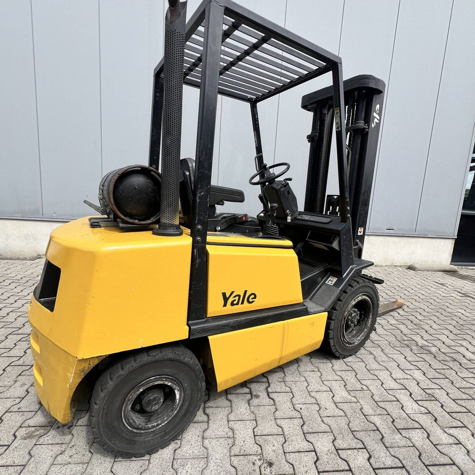 Yale GLP30TF - LPG forklift: picture 2 Yale GLP30TF - LPG forklift: picture 2
