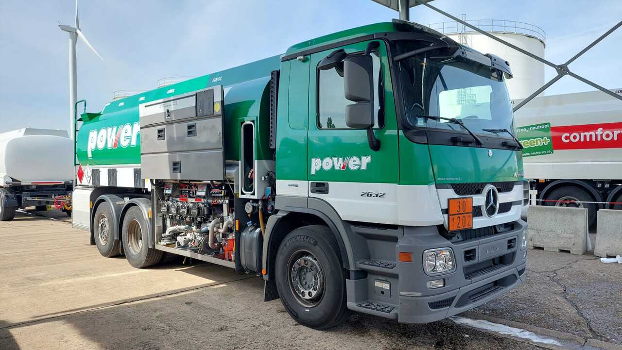 MERCEDES ACTROS - Tank truck: picture 5 MERCEDES ACTROS - Tank truck: picture 5
