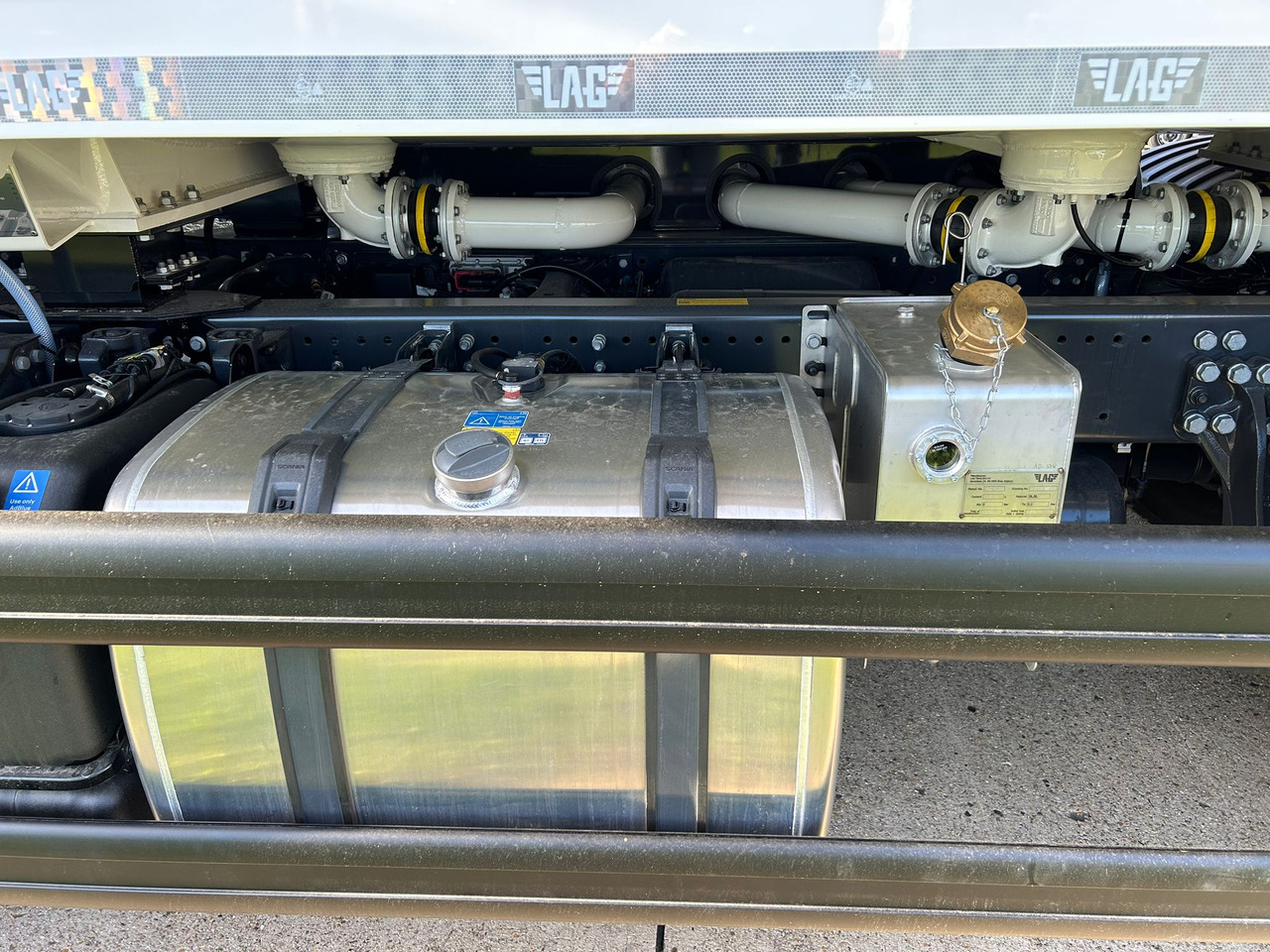 New Tank truck SCANIA P370: picture 12