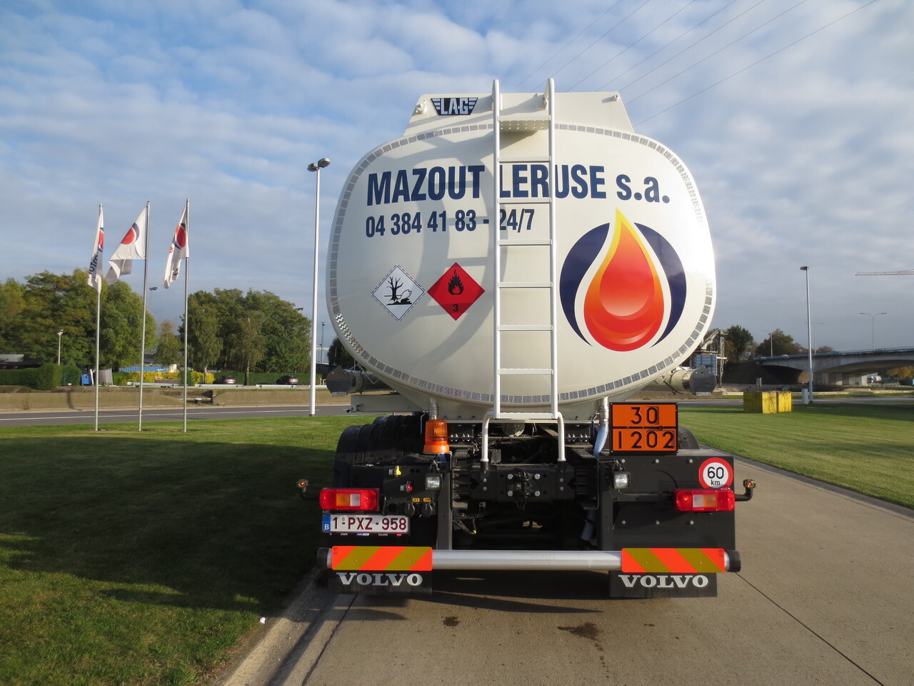 Tank truck VOLVO FM: picture 8