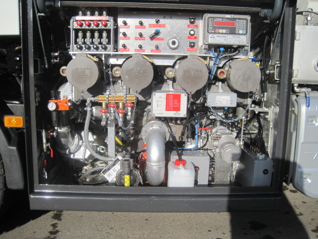 Tank truck VOLVO FM: picture 13 Tank truck VOLVO FM: picture 13