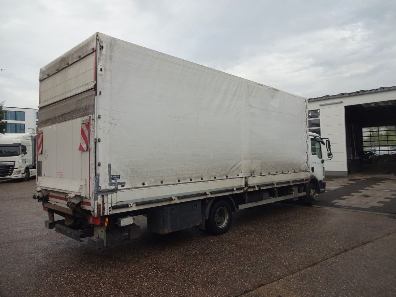 MAN TGL 12.250, Pr+Pl, LBW, Klima, Automat, AHK - Curtainsider truck: picture 4 MAN TGL 12.250, Pr+Pl, LBW, Klima, Automat, AHK - Curtainsider truck: picture 4