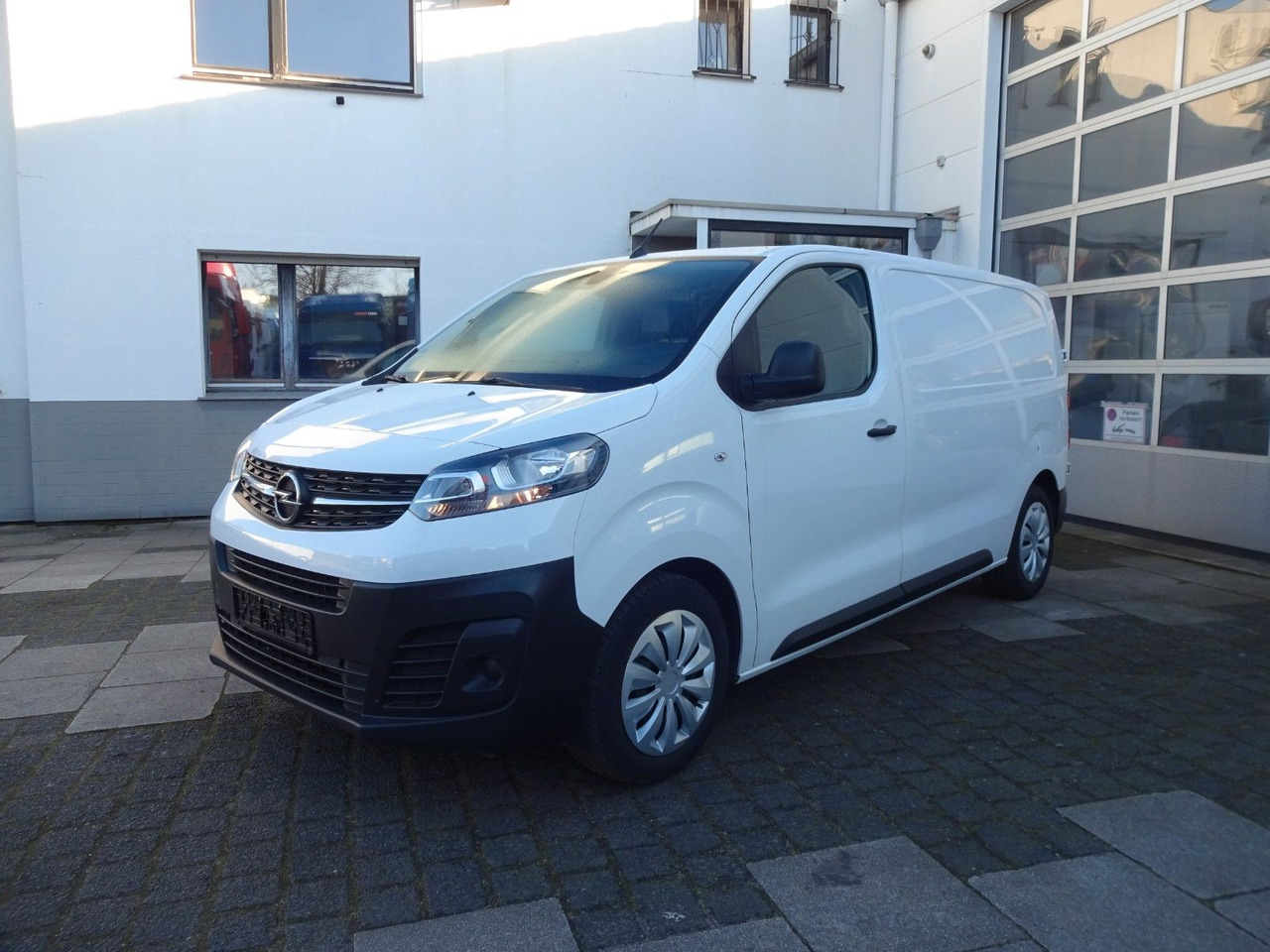 Opel 50 x Vivaro Kasten, L1H1, Klima, PDC, Tempomat - Small van: picture 3 Opel 50 x Vivaro Kasten, L1H1, Klima, PDC, Tempomat - Small van: picture 3