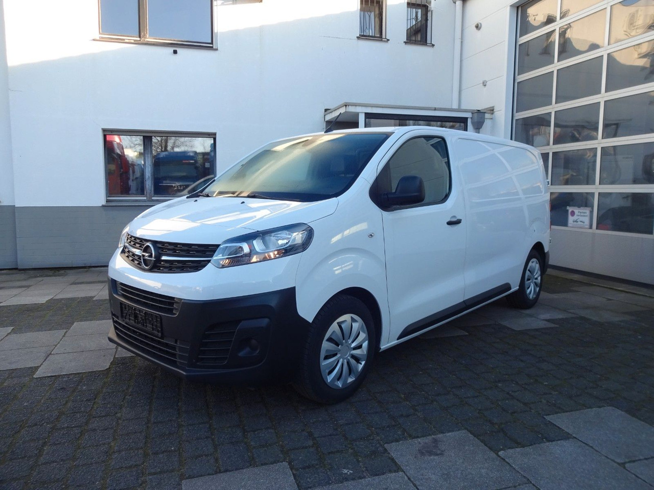 Opel Vivaro Kasten Edition M, L1H1, Klima, PDC - Passenger van: picture 1 Opel Vivaro Kasten Edition M, L1H1, Klima, PDC - Passenger van: picture 1