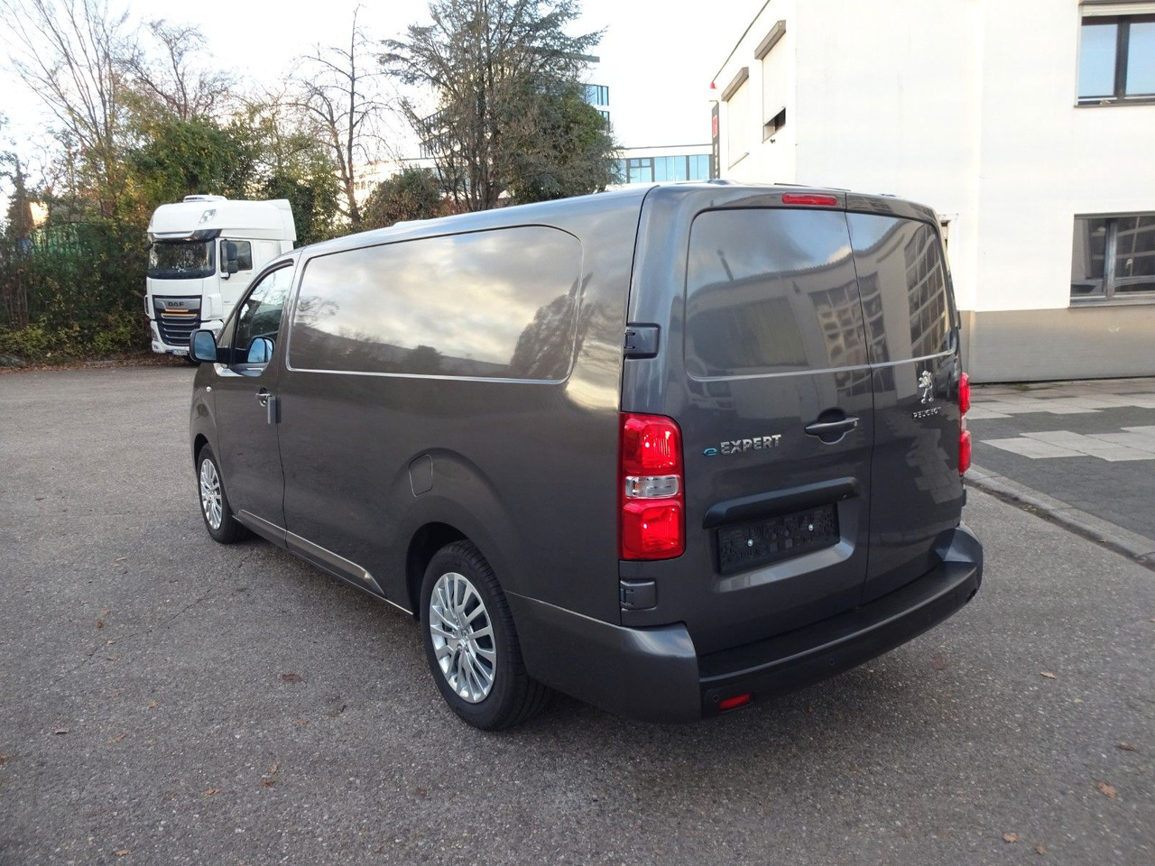 Peugeot Expert Kasten Lang, L3H1, 57 kW - Small van, Electric van: picture 5 Peugeot Expert Kasten Lang, L3H1, 57 kW - Small van, Electric van: picture 5