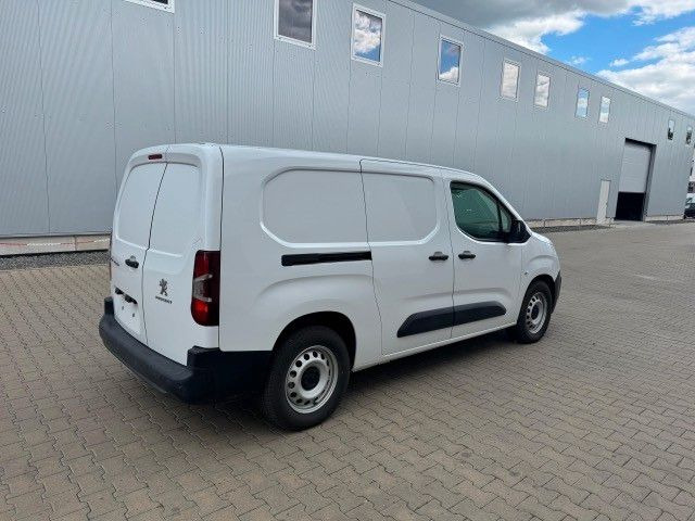 Peugeot Partner Premium Elektro L3H1, 100 kW - Passenger van, Electric van: picture 3 Peugeot Partner Premium Elektro L3H1, 100 kW - Passenger van, Electric van: picture 3