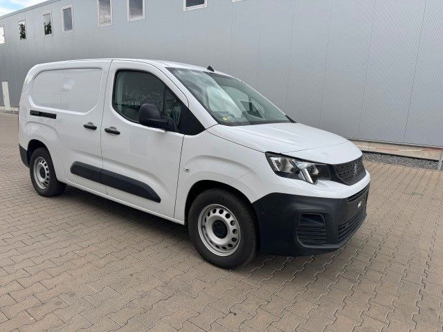 Peugeot Partner Premium Elektro L3H1, 100 kW - Passenger van, Electric van: picture 1 Peugeot Partner Premium Elektro L3H1, 100 kW - Passenger van, Electric van: picture 1