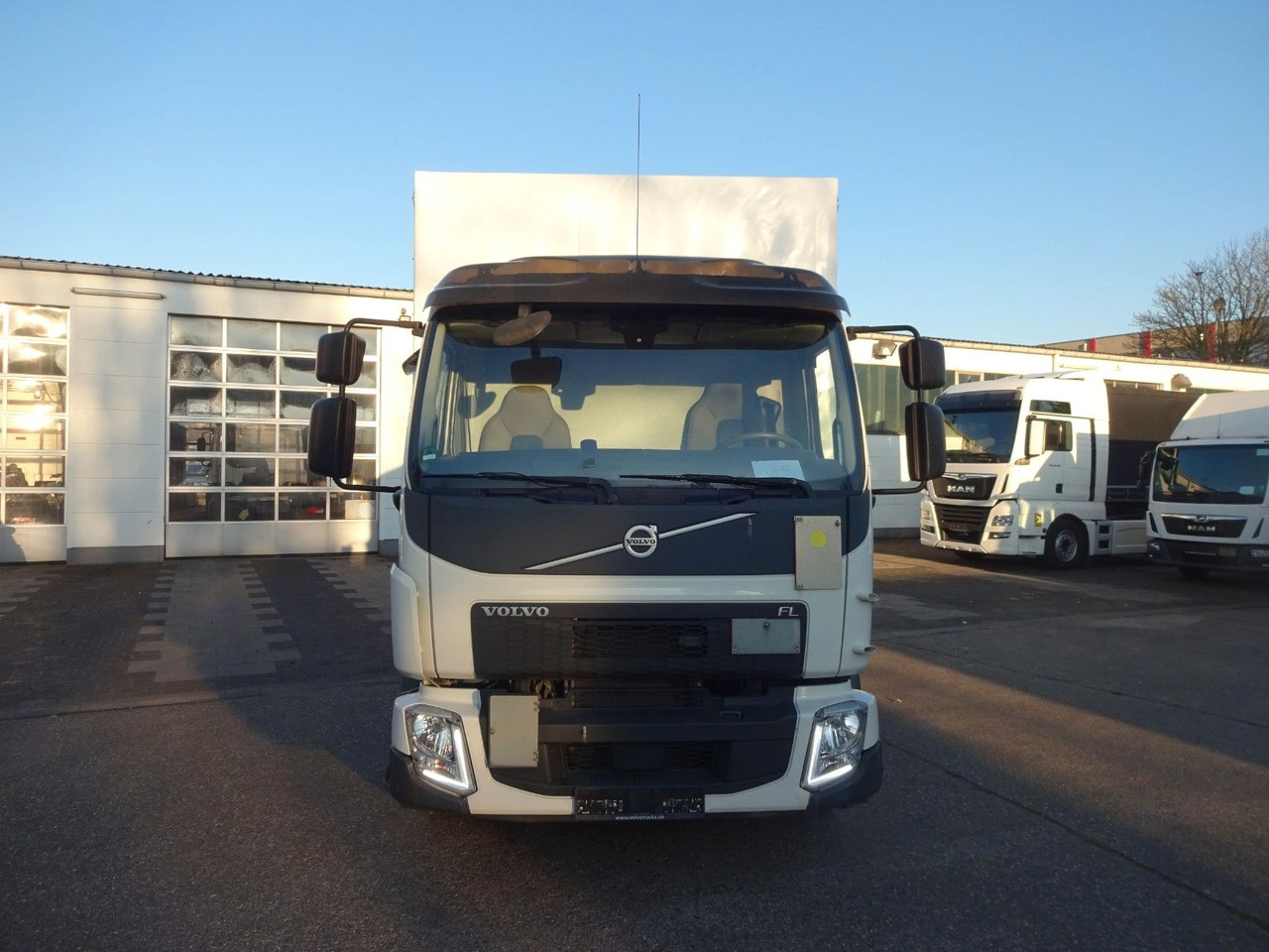 VOLVO FL 245, 14 Tonn, Pr+Pl, LBW, Klima, AHK, ACC - Curtainsider truck: picture 2 VOLVO FL 245, 14 Tonn, Pr+Pl, LBW, Klima, AHK, ACC - Curtainsider truck: picture 2