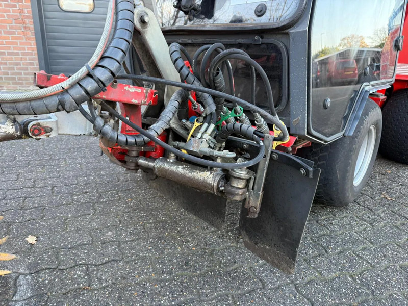 Nimos DM-Trac 205 OKB-70- Onkruidborstelmachine Werktuigendrager 4X Hydraulische functie - Industrial sweeper: picture 5 Nimos DM-Trac 205 OKB-70- Onkruidborstelmachine Werktuigendrager 4X Hydraulische functie - Industrial sweeper: picture 5