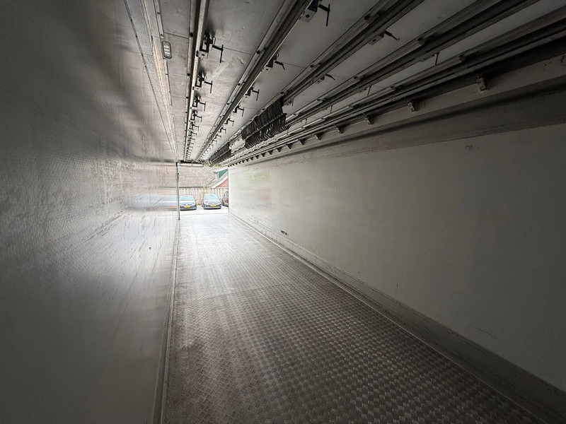 Isothermal semi-trailer Schmitz Cargobull SKO 24 5x Meatrails Rohrbahnen Fleisch Carrier Vector 1950MT lnclusief haken: picture 9 Isothermal semi-trailer Schmitz Cargobull SKO 24 5x Meatrails Rohrbahnen Fleisch Carrier Vector 1950MT lnclusief haken: picture 9