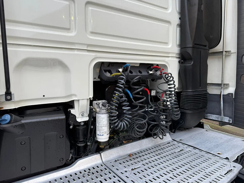 Tractor unit DAF XF 480 SSC Super Space 2x tank LED Spoilers/sideskirts 348.190KM NL Truck: picture 18 Tractor unit DAF XF 480 SSC Super Space 2x tank LED Spoilers/sideskirts 348.190KM NL Truck: picture 18