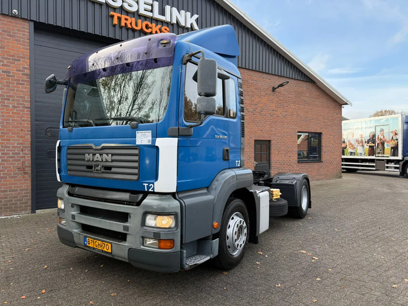 MAN TGA 18.320 Dagcabine 694.410KM NL Truck - Tractor unit: picture 1 MAN TGA 18.320 Dagcabine 694.410KM NL Truck - Tractor unit: picture 1