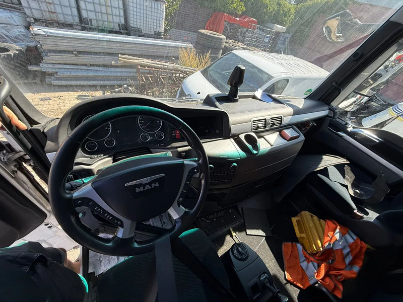 MAN TGX 18.440 XXL NO Gearbox & NO Engine, complete brief - Tractor unit: picture 5 MAN TGX 18.440 XXL NO Gearbox & NO Engine, complete brief - Tractor unit: picture 5