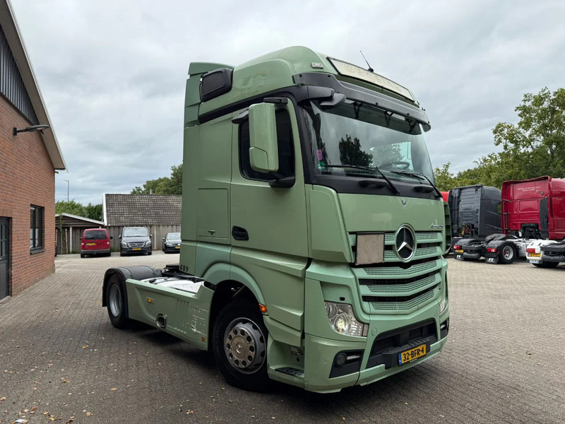 Mercedes-Benz Actros 1842 4X2 Streamspace Side skirts 2x tank NL Truck - Tractor unit: picture 2 Mercedes-Benz Actros 1842 4X2 Streamspace Side skirts 2x tank NL Truck - Tractor unit: picture 2