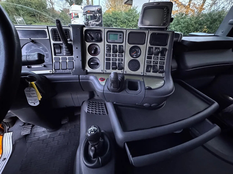 Tractor unit Scania R124-420 Topline Retarder NL Truck APK 03/2025: picture 10
