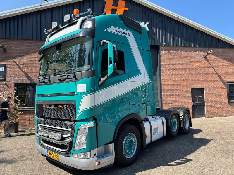 Volvo FH 500 Globetrotter XL ADR! 305.330KM! Gestuurde Voorloopas 2x tank APK 03/2026 - Tractor unit: picture 1 Volvo FH 500 Globetrotter XL ADR! 305.330KM! Gestuurde Voorloopas 2x tank APK 03/2026 - Tractor unit: picture 1