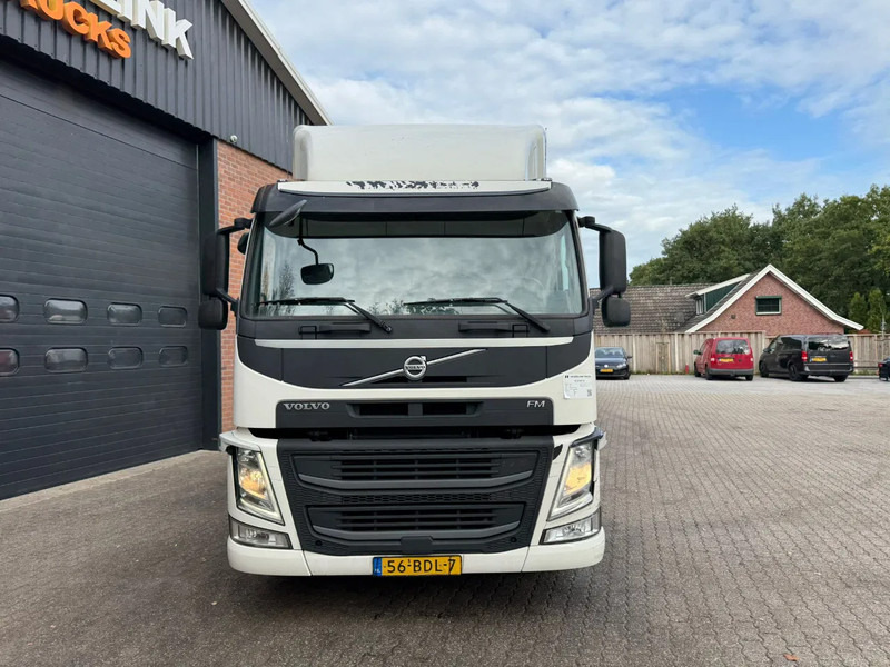 Volvo FM 330 Slaapcabine Side skirts NL Truck APK/TUV 05-2026 - Tractor unit: picture 4 Volvo FM 330 Slaapcabine Side skirts NL Truck APK/TUV 05-2026 - Tractor unit: picture 4