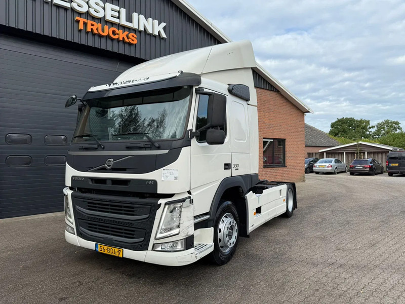 Volvo FM 330 Slaapcabine Side skirts NL Truck APK/TUV 05-2026 - Tractor unit: picture 1 Volvo FM 330 Slaapcabine Side skirts NL Truck APK/TUV 05-2026 - Tractor unit: picture 1