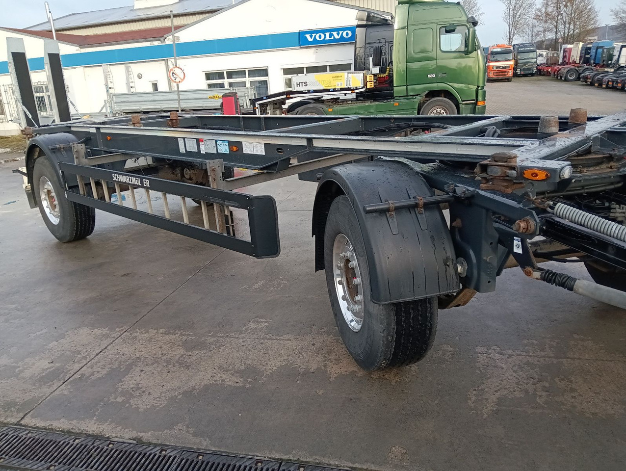 Schwarzmüller 2-A BDF 1,22/1,32 ALCOA Alufelgen ADR 120tkm TÜV Schwarzmüller 2-A BDF 1,22/1,32 ALCOA Alufelgen ADR 120tkm TÜV - Container transporter/ Swap body trailer: picture 5 Schwarzmüller 2-A BDF 1,22/1,32 ALCOA Alufelgen ADR 120tkm TÜV Schwarzmüller 2-A BDF 1,22/1,32 ALCOA Alufelgen ADR 120tkm TÜV - Container transporter/ Swap body trailer: picture 5