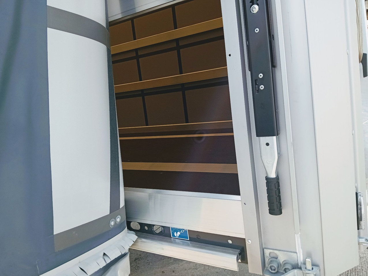 New Curtainsider semi-trailer Schwarzmüller ASSE STERZANTE, TETTUCIO APRIBILE HUBDACH LENKAC: picture 37 New Curtainsider semi-trailer Schwarzmüller ASSE STERZANTE, TETTUCIO APRIBILE HUBDACH LENKAC: picture 37