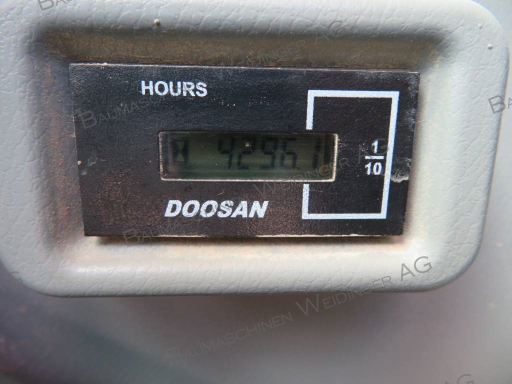 Crawler excavator Doosan DX 235 LCR-5: picture 19