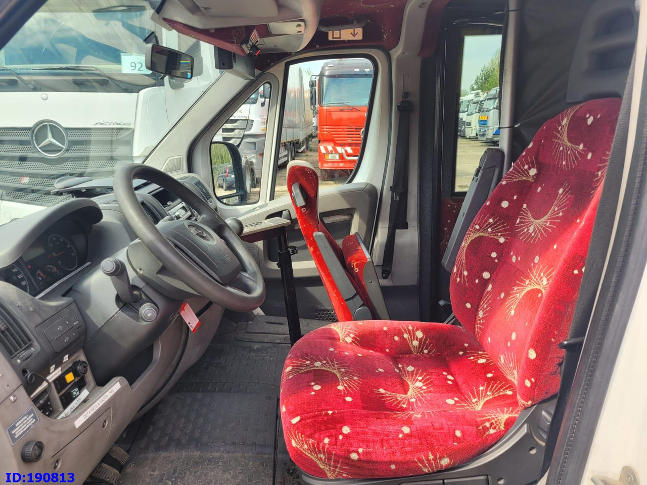 Coach FIAT Ducato - VIP - 17 Seater: picture 10