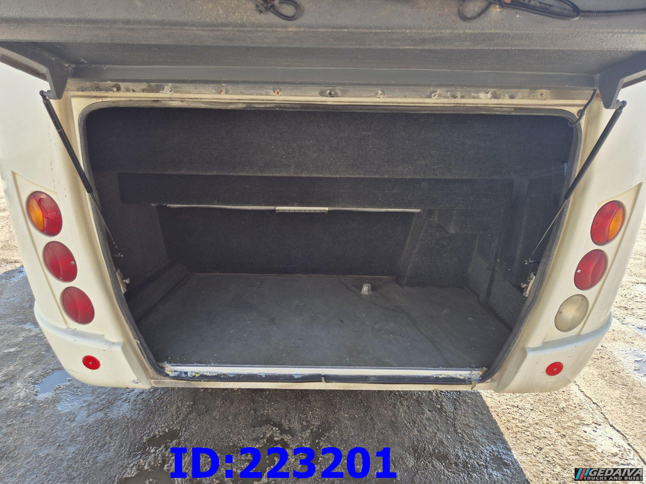IVECO Wing 25-seater (Engine problem) - Coach: picture 5 IVECO Wing 25-seater (Engine problem) - Coach: picture 5