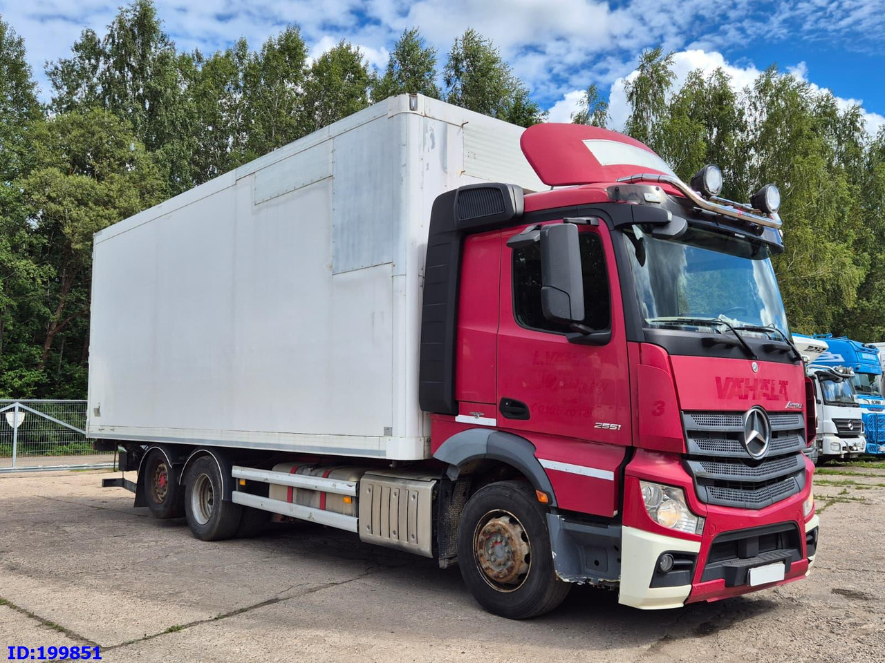 MERCEDES-BENZ Actros 2551 6x2 Euro5 - Box truck: picture 4 MERCEDES-BENZ Actros 2551 6x2 Euro5 - Box truck: picture 4