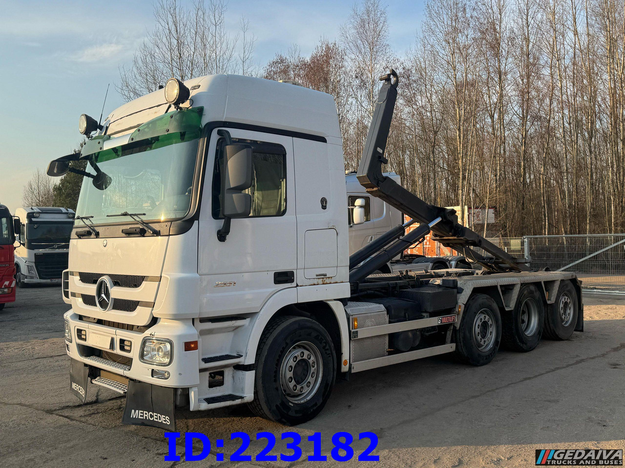 MERCEDES-BENZ Actros 2551 8x2 V8 Retarder - Hook lift truck: picture 1 MERCEDES-BENZ Actros 2551 8x2 V8 Retarder - Hook lift truck: picture 1