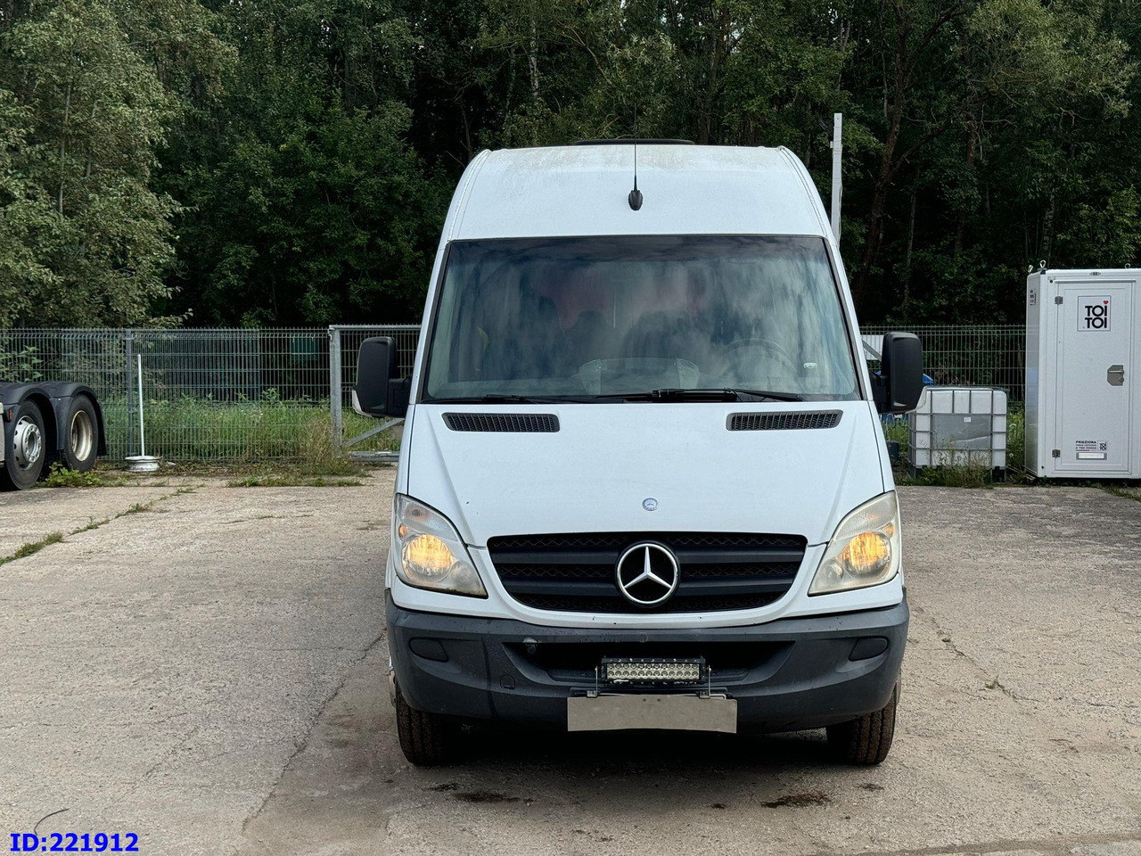 MERCEDES-BENZ Sprinter 518 VIP 17-Place - Coach: picture 2 MERCEDES-BENZ Sprinter 518 VIP 17-Place - Coach: picture 2