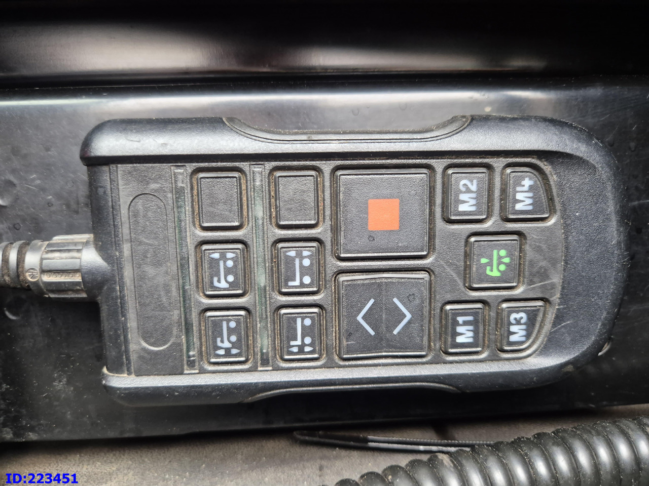 Cab chassis truck SCANIA R650 Full air 8x4 Steering axle (3 pedal): picture 12 Cab chassis truck SCANIA R650 Full air 8x4 Steering axle (3 pedal): picture 12