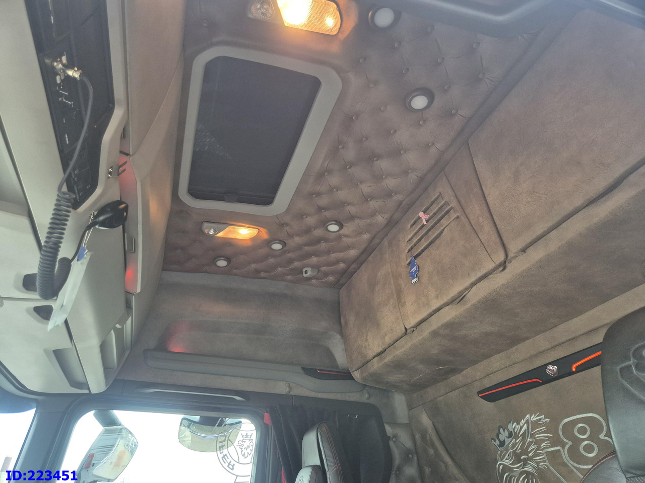 Cab chassis truck SCANIA R650 Full air 8x4 Steering axle (3 pedal): picture 15 Cab chassis truck SCANIA R650 Full air 8x4 Steering axle (3 pedal): picture 15