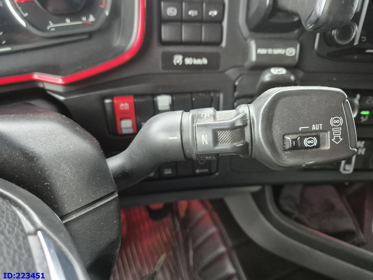 Cab chassis truck SCANIA R650 Full air 8x4 Steering axle (3 pedal): picture 17 Cab chassis truck SCANIA R650 Full air 8x4 Steering axle (3 pedal): picture 17