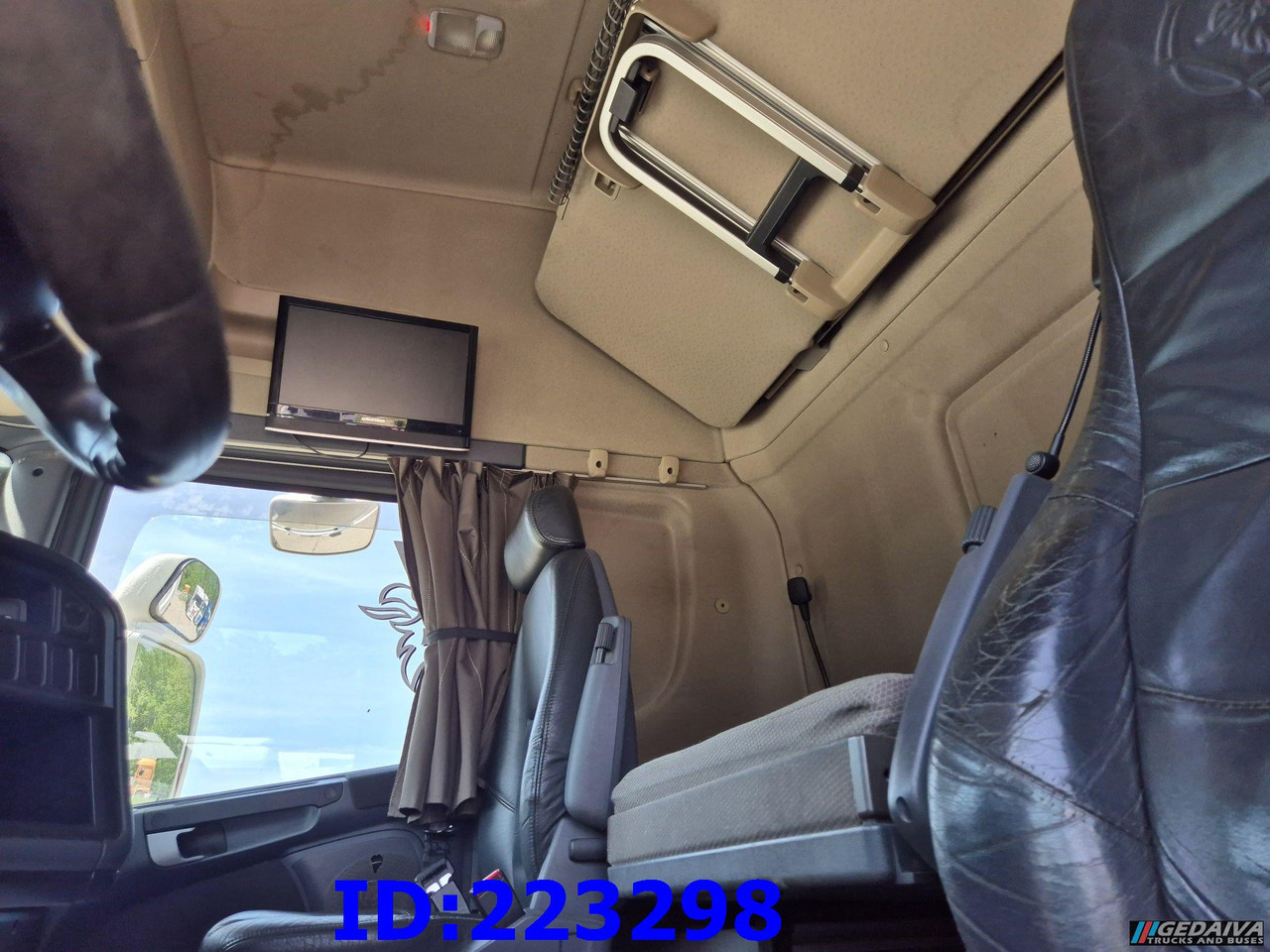 Tractor unit SCANIA R560 V8 Retarder 6x2: picture 8