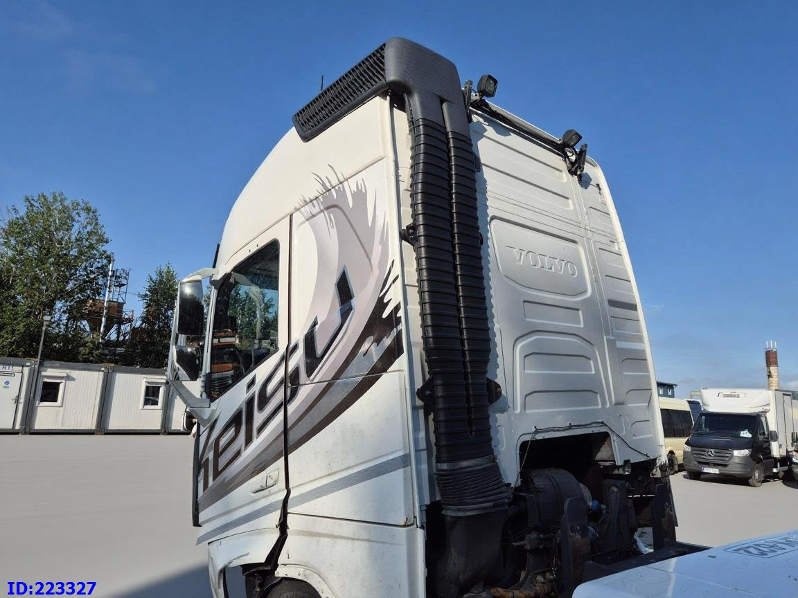 Cab chassis truck VOLVO FH13 550HP 6x2 ( Drivable condition ): picture 9 Cab chassis truck VOLVO FH13 550HP 6x2 ( Drivable condition ): picture 9