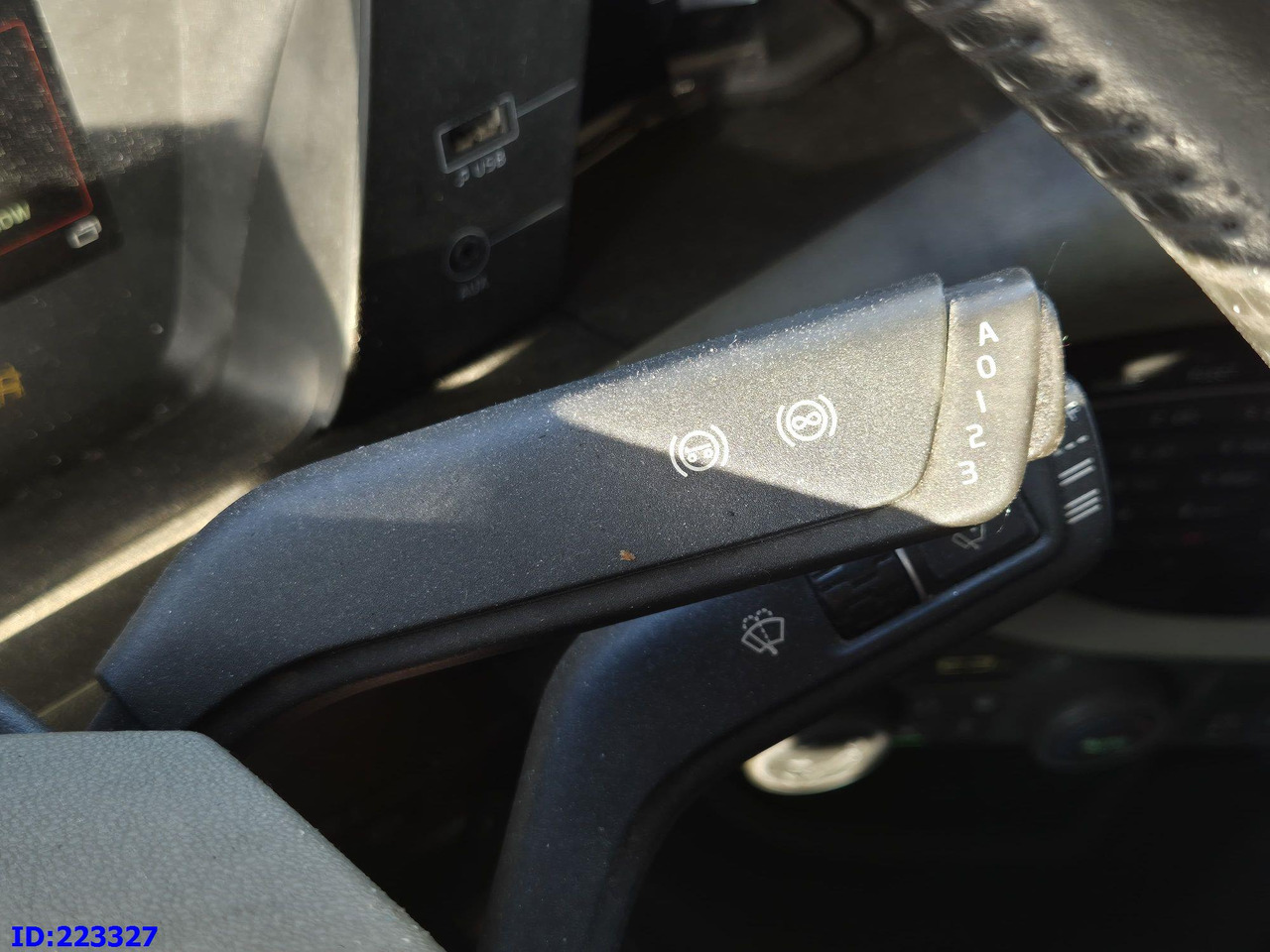 Cab chassis truck VOLVO FH13 550HP 6x2 ( Drivable condition ): picture 14 Cab chassis truck VOLVO FH13 550HP 6x2 ( Drivable condition ): picture 14