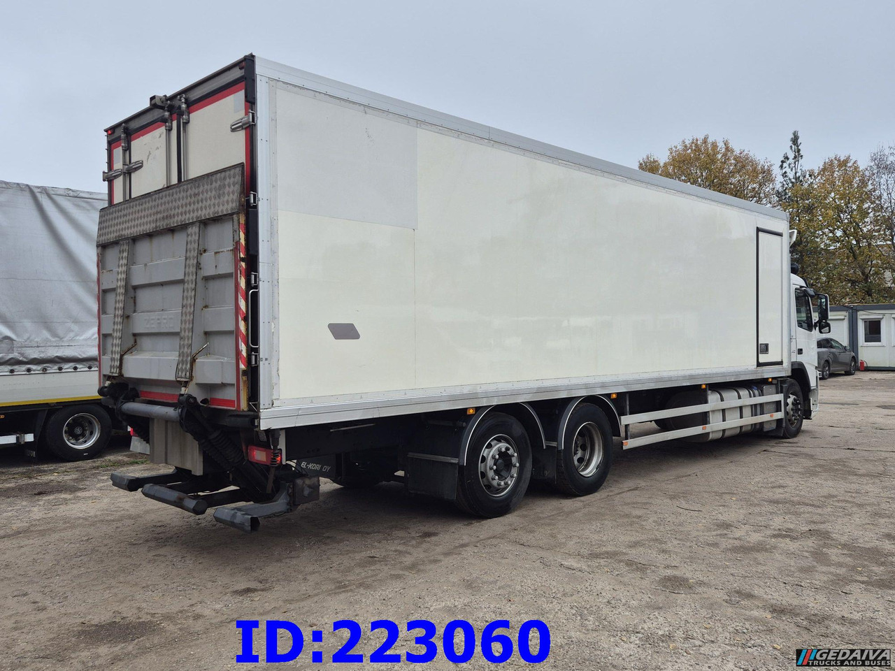 VOLVO FM 410HP - 6X2 - Euro5 -Steering axle - Refrigerator truck: picture 5 VOLVO FM 410HP - 6X2 - Euro5 -Steering axle - Refrigerator truck: picture 5