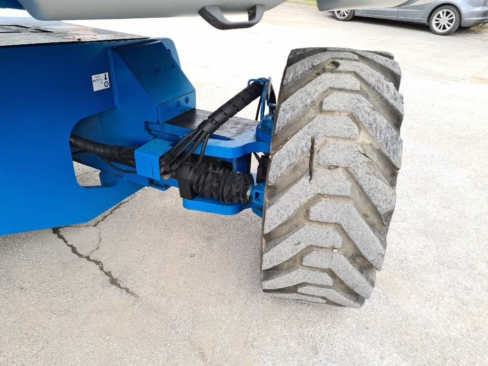 Telescopic boom Genie S125 4WD: picture 18