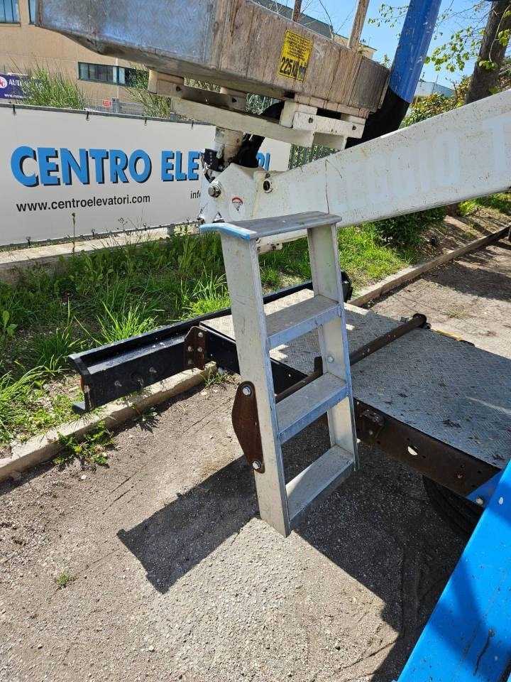 Truck mounted aerial platform Socage DA 320: picture 8
