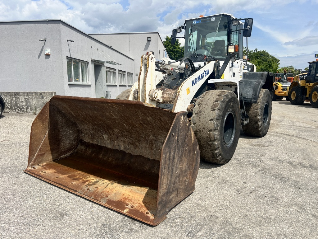 Komatsu WA 320-6 (111584) - Wheel loader: picture 2 Komatsu WA 320-6 (111584) - Wheel loader: picture 2