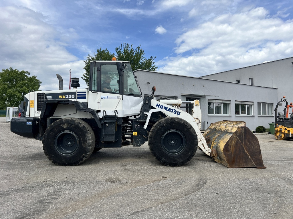 Komatsu WA 320-6 (111584) - Wheel loader: picture 4 Komatsu WA 320-6 (111584) - Wheel loader: picture 4