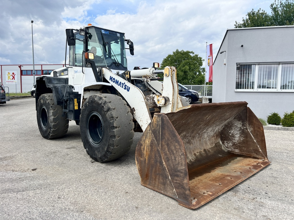 Komatsu WA 320-6 (111584) - Wheel loader: picture 5 Komatsu WA 320-6 (111584) - Wheel loader: picture 5