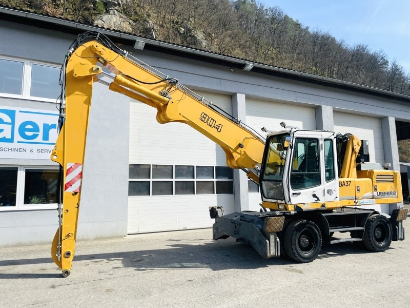 Liebherr A904 (3758) - Waste/ Industry handler: picture 3 Liebherr A904 (3758) - Waste/ Industry handler: picture 3