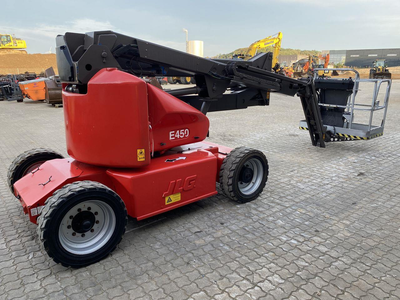JLG E450AJ - Articulated boom: picture 4 JLG E450AJ - Articulated boom: picture 4