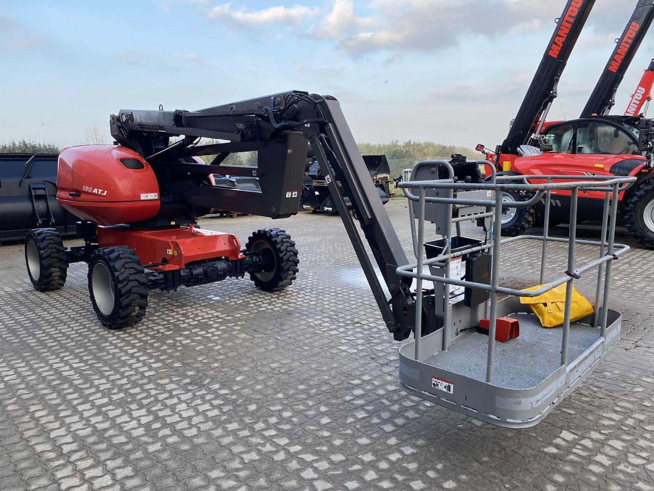 Manitou 160ATJ RC - Articulated boom: picture 5 Manitou 160ATJ RC - Articulated boom: picture 5