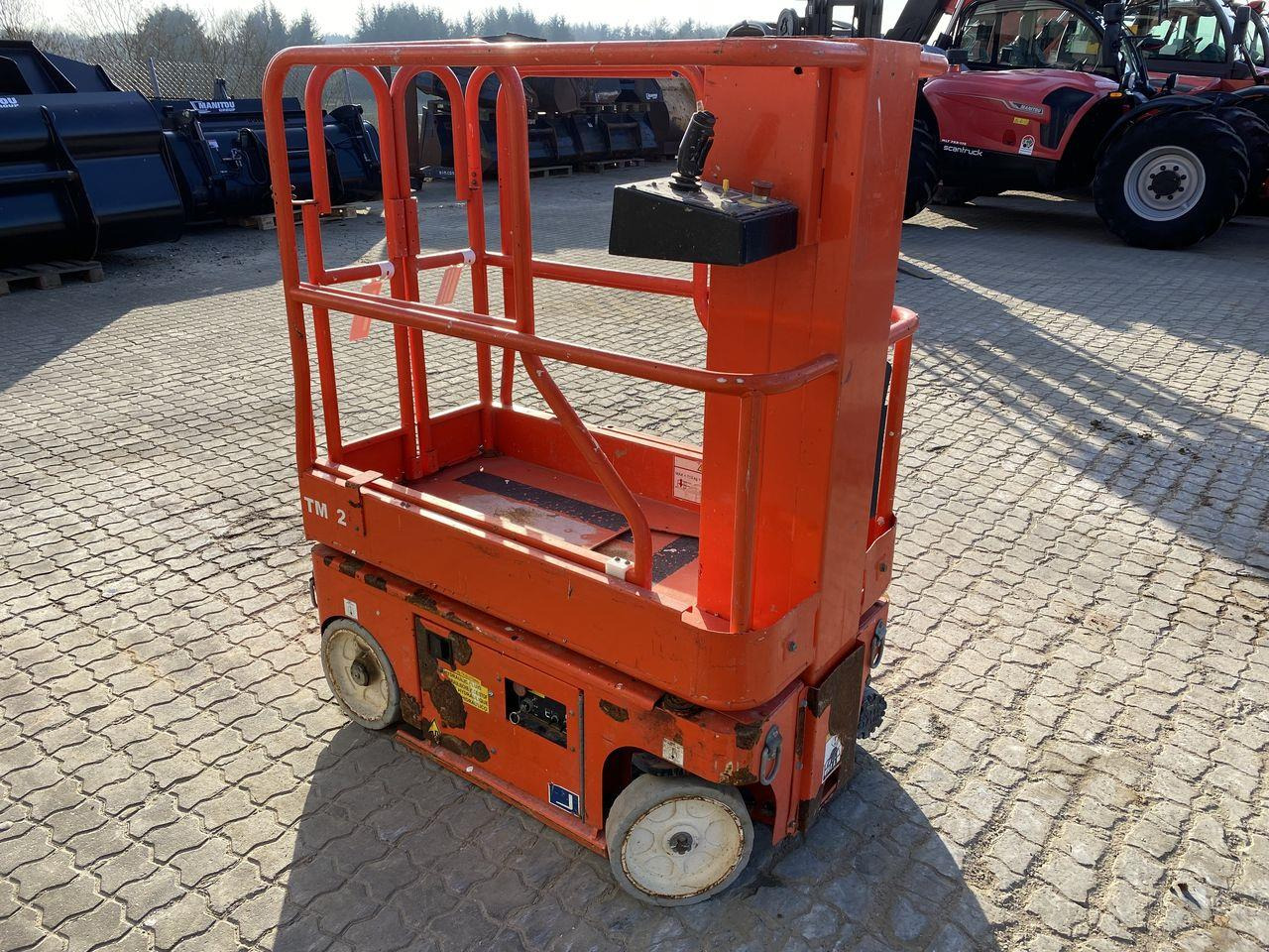 Snorkel TM12 - Vertical mast lift: picture 5 Snorkel TM12 - Vertical mast lift: picture 5